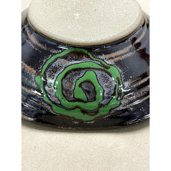 Vintage Pottery with green swirl embellishment - Picture 3 of 8